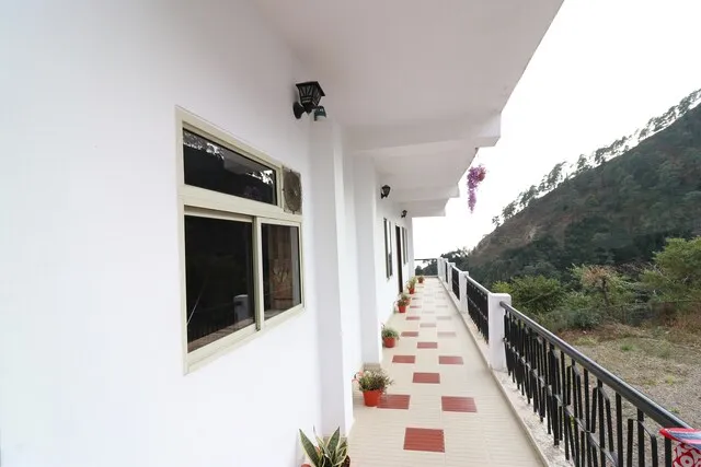 OYO 26195 The Mk Villa