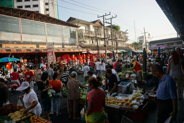 Talad Kaset Night Market
