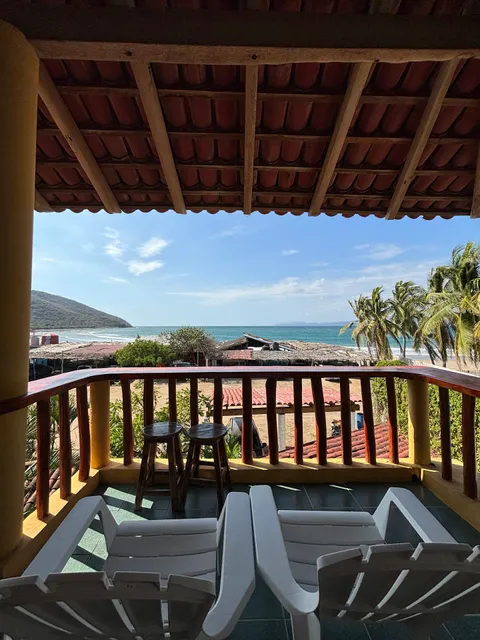 Casa Claro de Luna Barra de Potosi