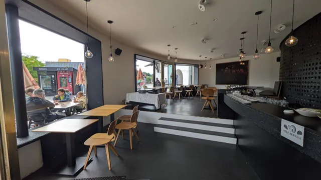 hungerburg - CAFE • BAR • RESTAURANT