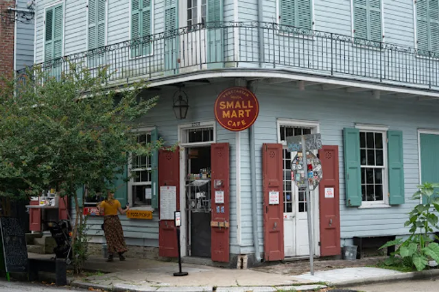 Small Mart Cafe