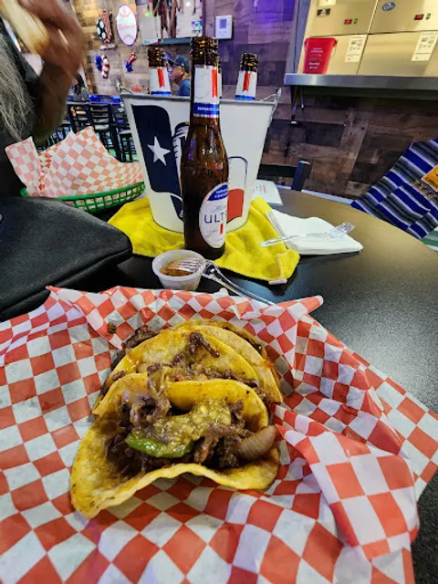 Tejano Sports Bar y Cocina