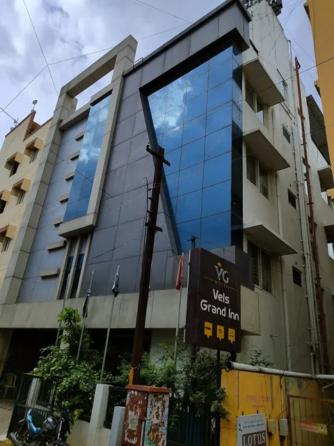 Hotel Vels Grand Inn