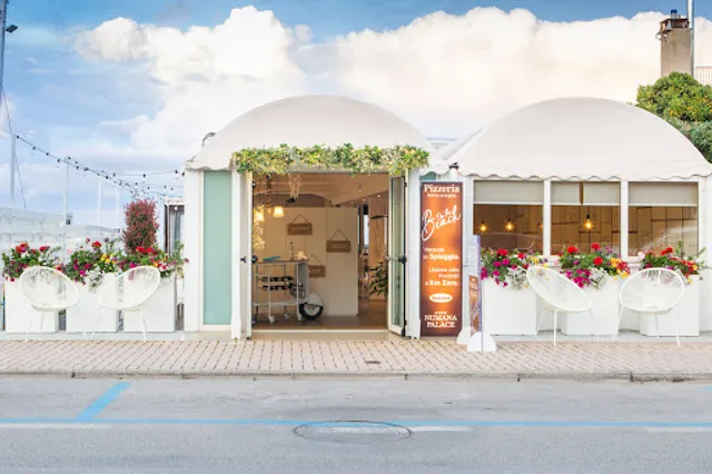 Pizzeria On The Beach