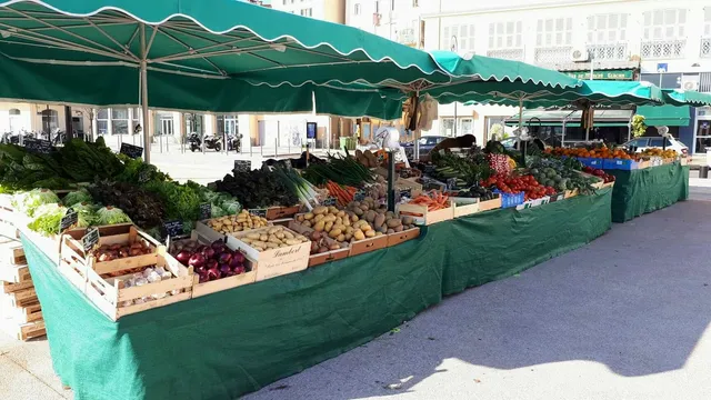 Chez Émilie et Charly Marché d’Ajaccio