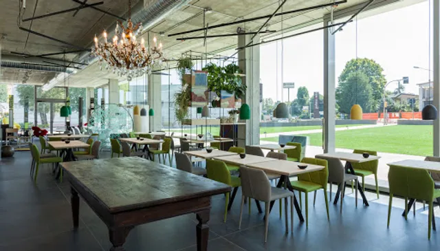 Sulla via Emilia cafe' e cucina