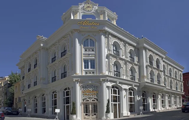 Albatros Premier Hotel