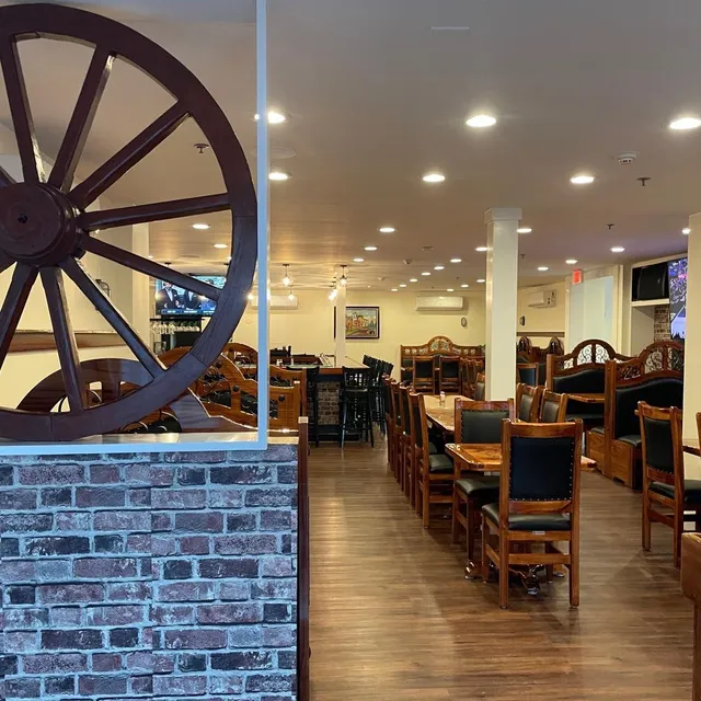 Casa Real Restaurant & Bar