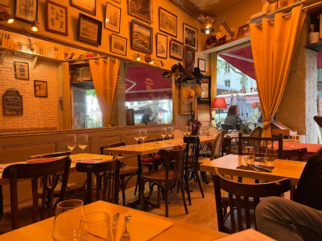 L'assiette Sur La Place