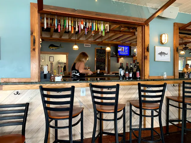 Stony’s Dockside Bar and Grill