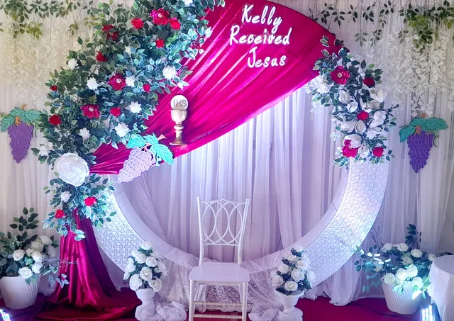 Dos Equis Exotic Lounge