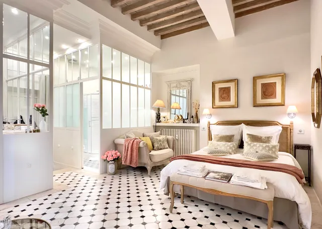 Les Anges Deluxe Avignon - Certified 5* Luxury Home - 5* Hotel service - Jaguar Service & Parking - Exclusive Private Tours