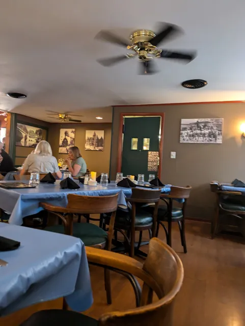 David's Food and Spirits