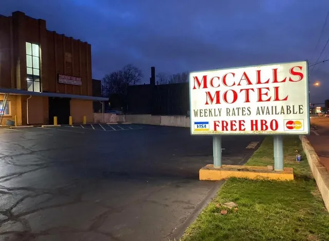 McCall's Motor Inn