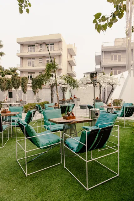 The Big Tree Cafe Golf Course Road | Big Tree Cafe