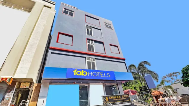 FabExpress Broholic Suites - Hotel Near JNTU, Hyderabad