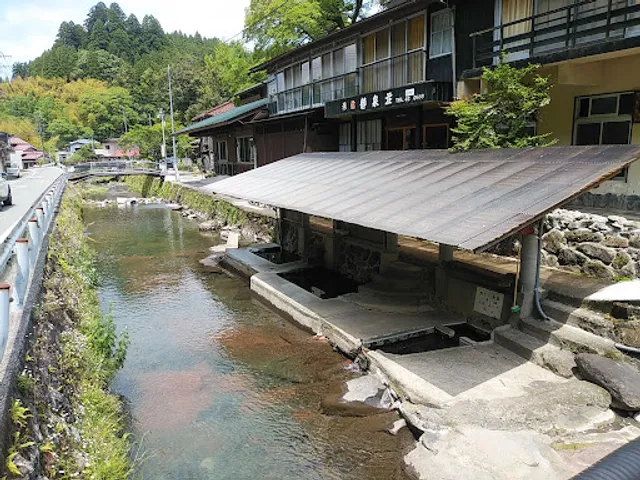 満願寺温泉 川湯