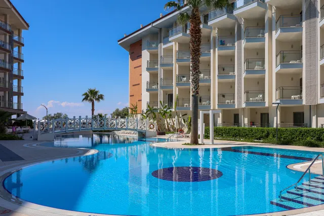 Ramada Hotel & Suites by Wyndham Kuşadası