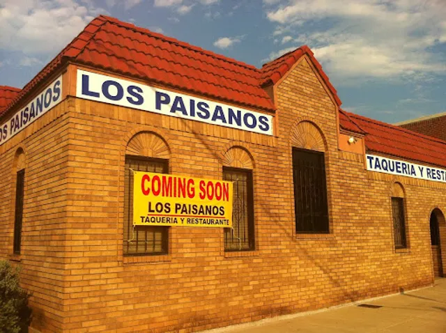 Los Paisanos