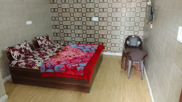 OYO 23066 Shiv Guest House