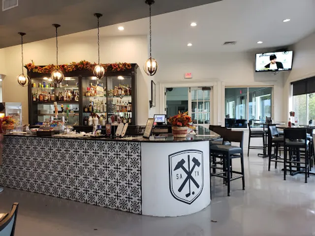 Cementville Grill at The Quarry Golf Course