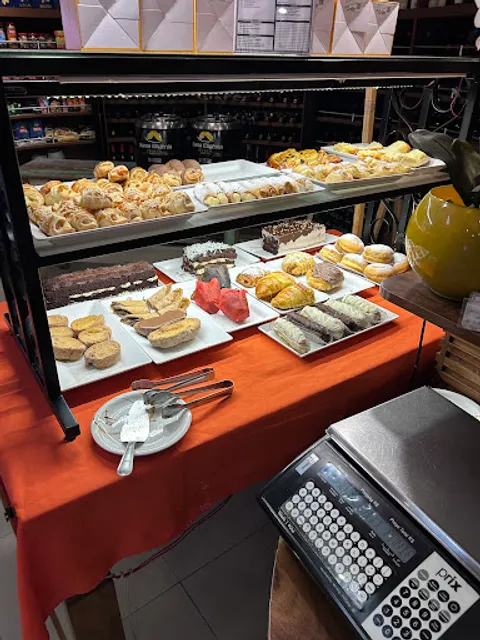 Santa Efigenia Bread & Co.