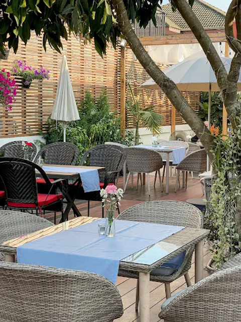 Micasa Cafe & Restaurant