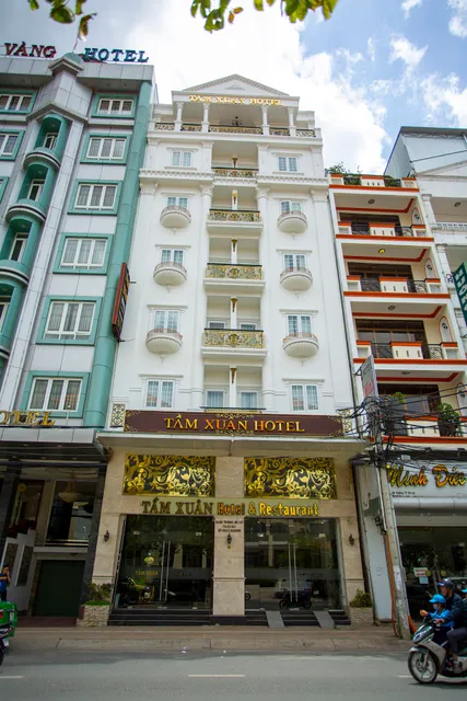 New Hampton Suits - Tầm Xuân Centre Hotel