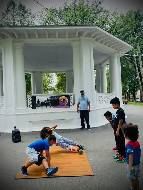 Bboy Bgirl Lifestyle - Breaking & Hip-Hop Classes