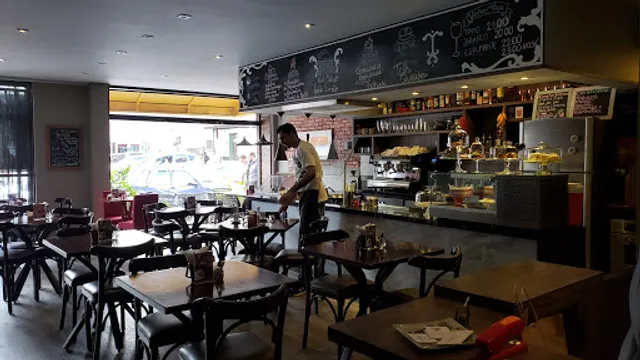 Rapport Bistrô e Café