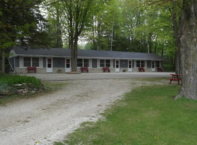 Baileys Sunset Motel & Cottages