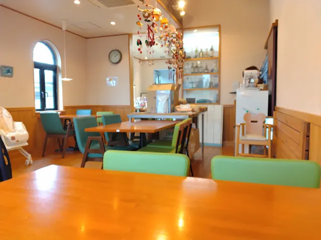 パテスリーモンアンドロワ