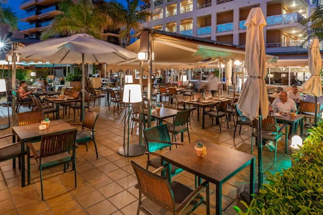 4R Casablanca Restaurant