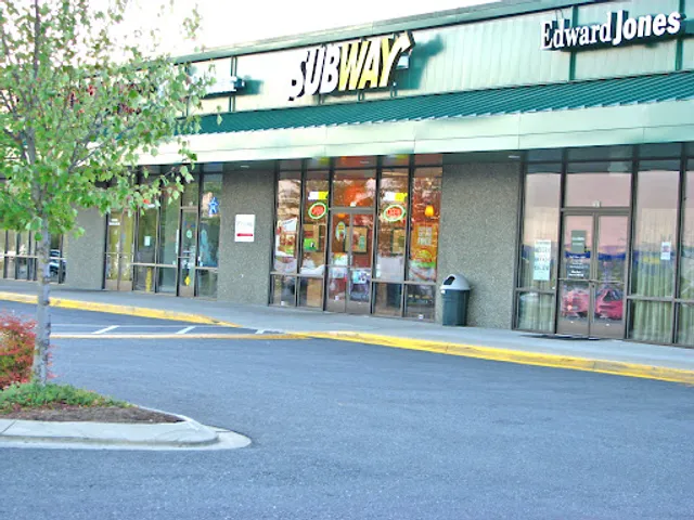 Subway (Allen Crk Center)