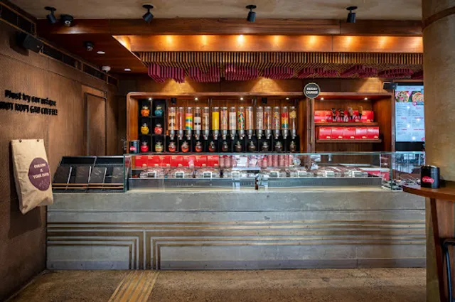 Huber & Holly (Bodakdev)