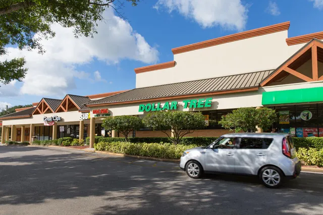 Shoppes of Victoria Square