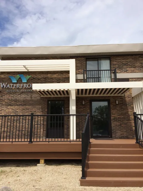 Waterfront Hotel & Marina