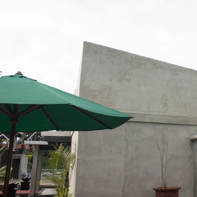 Alam Bambu Resto & Cafe