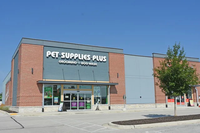 Pet Supplies Plus Oconomowoc