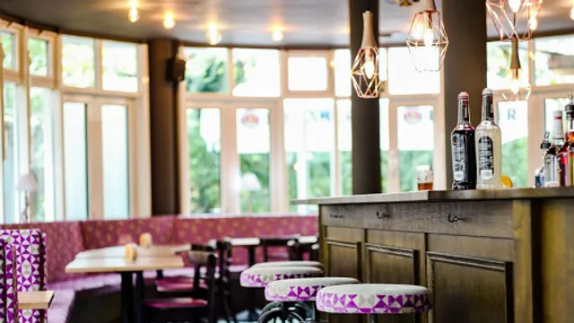 Roobies Burger & Bar