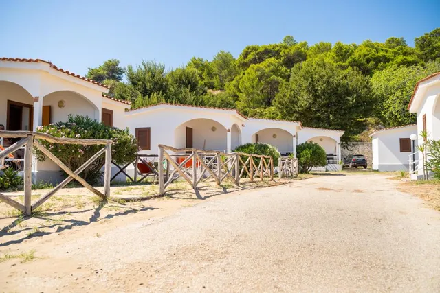 Villaggio Turistico Grotta dell'Acqua - Bungalow e Camping