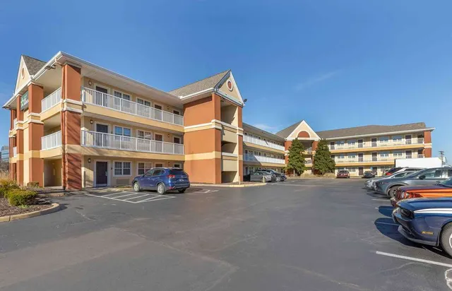 Extended Stay America Select Suites- St. Louis - Westport - East Lackland Rd.