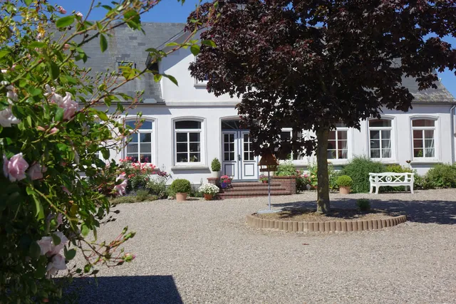 Ferienhof Petersen -- Hof Lehbek