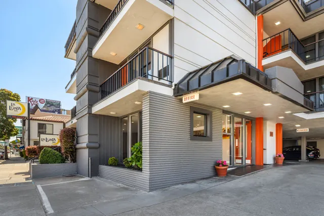 La Luna Inn, an Ascend Collection Hotel