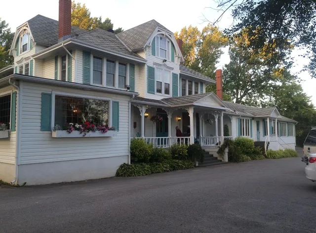 Hotel Auberge Du Parc Inn