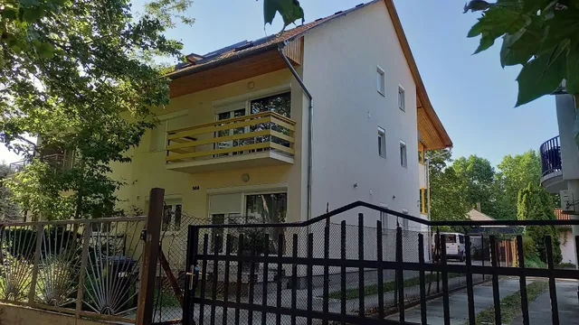 Luna Apartmanház
