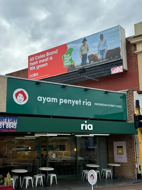 Ria Ayam Penyet