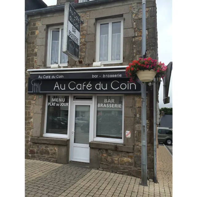 Au Café Du Coin