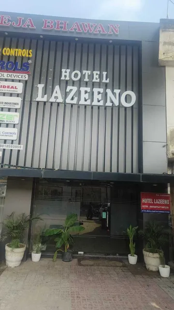 OYO Flagship Hotel Lazeeno