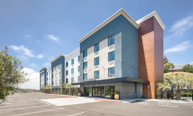 Ayres Hotel Vista / Carlsbad